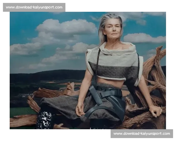 巴洛特利巴黎时装周跨界首秀 34 岁足坛传奇开启时尚新征程